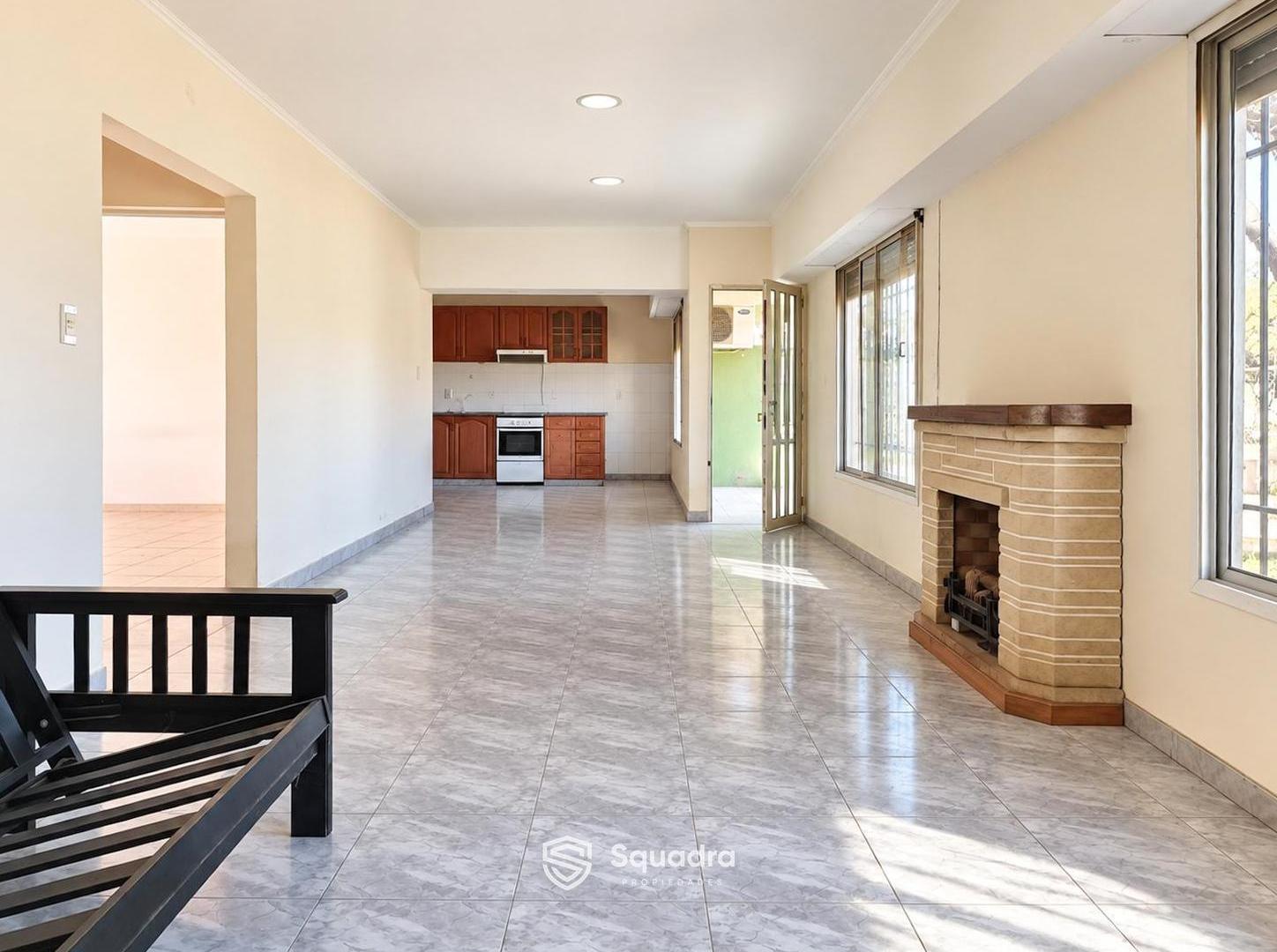 Foto de VENTA | PERMUTA - Casa de 2 dormitorios con local y garage en Pueblo, imagen 3