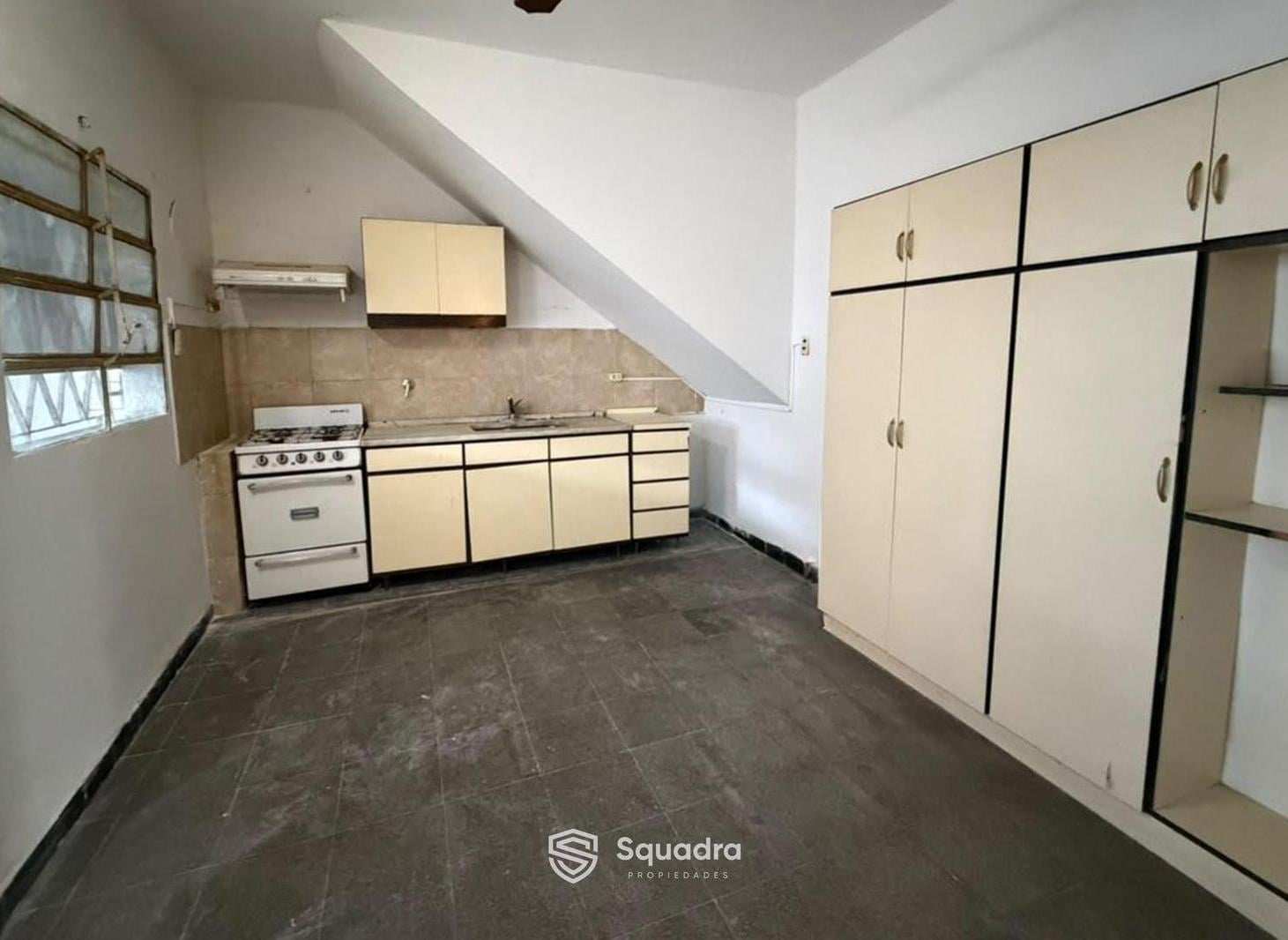 Foto de VENTA - Casa al frente de 2 Dormitorios, con cochera - Barrio Arroyito, imagen 5