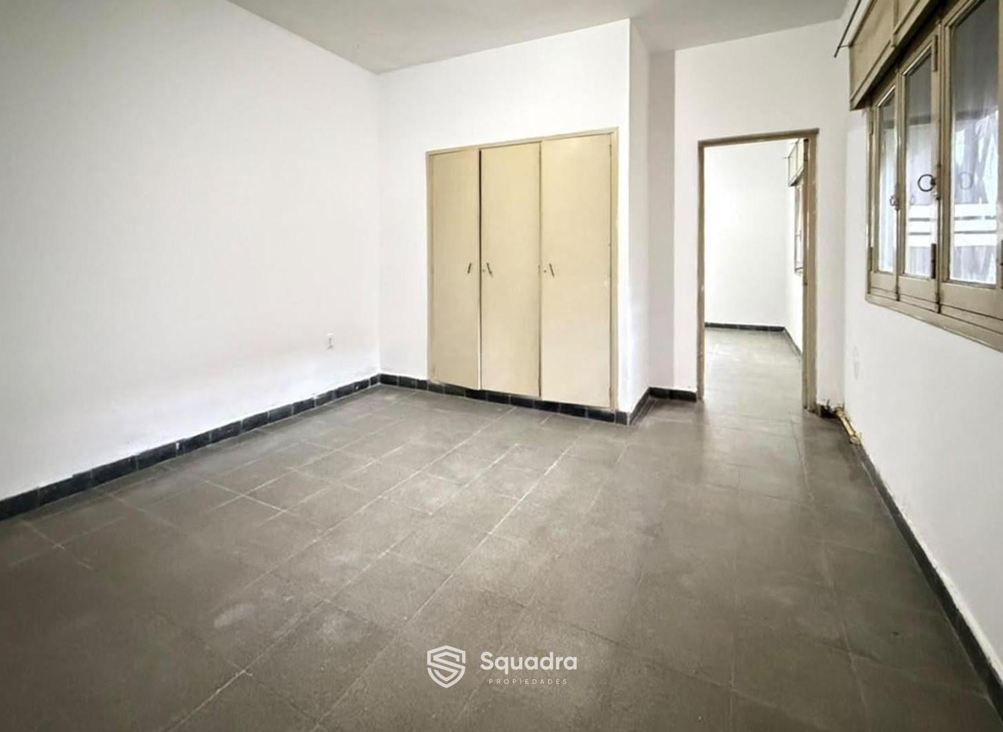 Foto de VENTA - Casa al frente de 2 Dormitorios, con cochera - Barrio Arroyito, imagen 3
