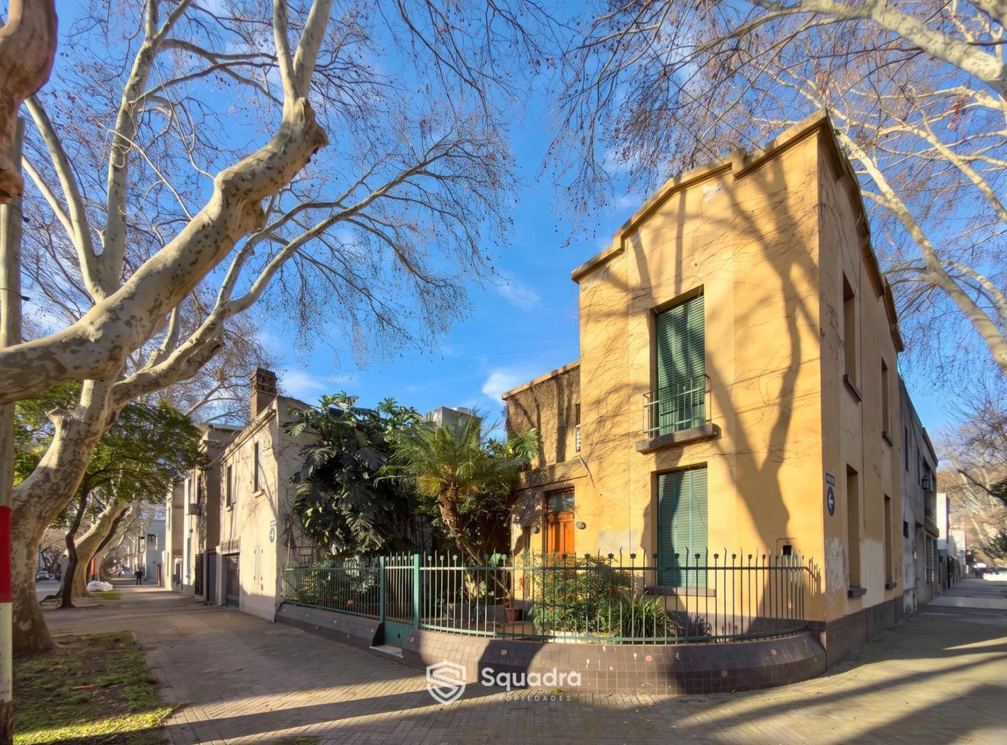 Foto de VENTA | PERMUTA - Casa 4 dormitorios cochera, patio y balcón, imagen 3