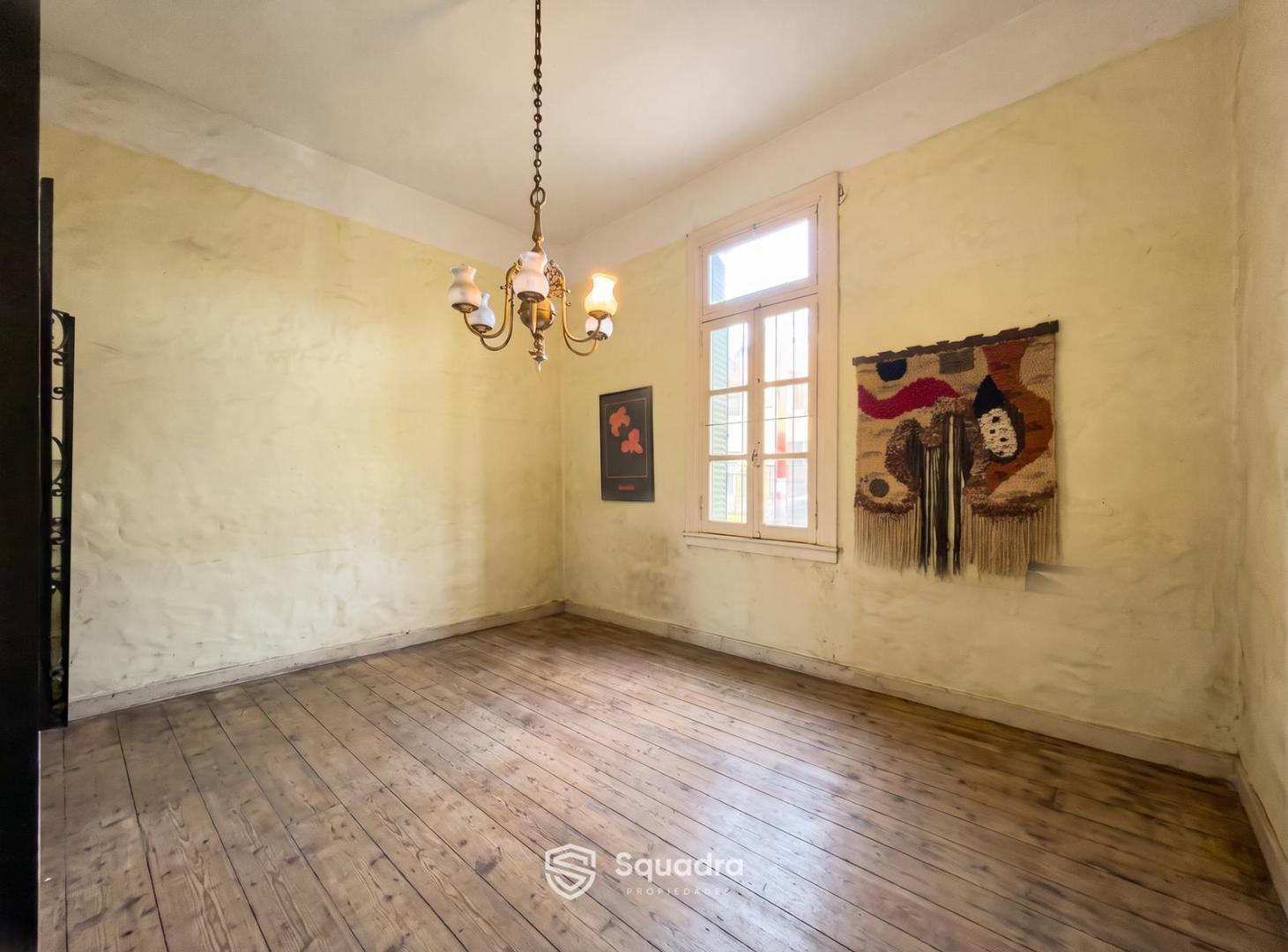 Foto de VENTA | PERMUTA - Casa 4 dormitorios cochera, patio y balcón, imagen 1