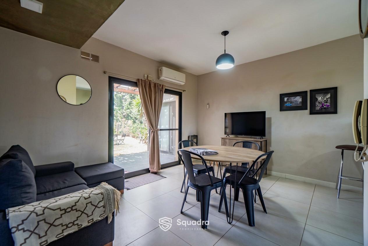Foto de VENTA | PERMUTA - Casa de 2 dormitorios comodin,y piscina - TSD 2, imagen 4