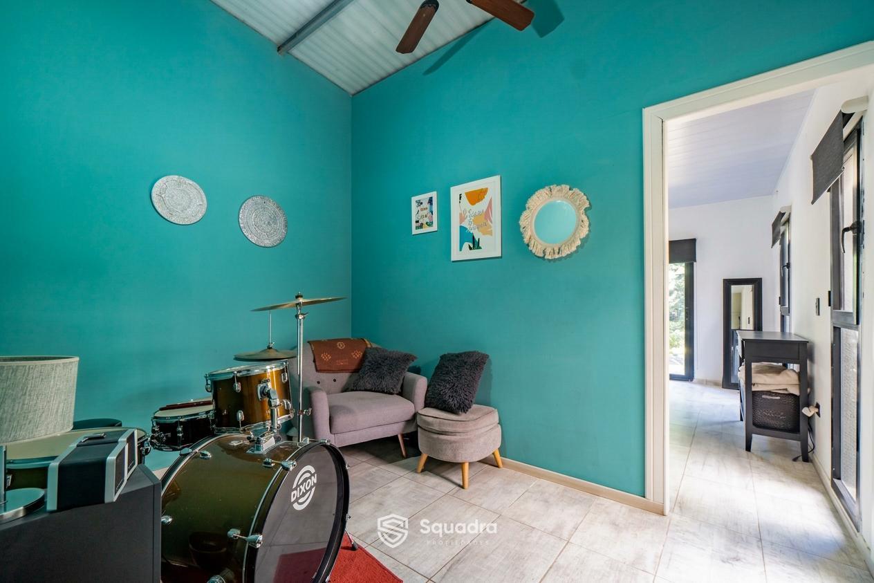 Foto de VENTA | PERMUTA - Casa de 2 dormitorios comodin,y piscina - TSD 2, imagen 5