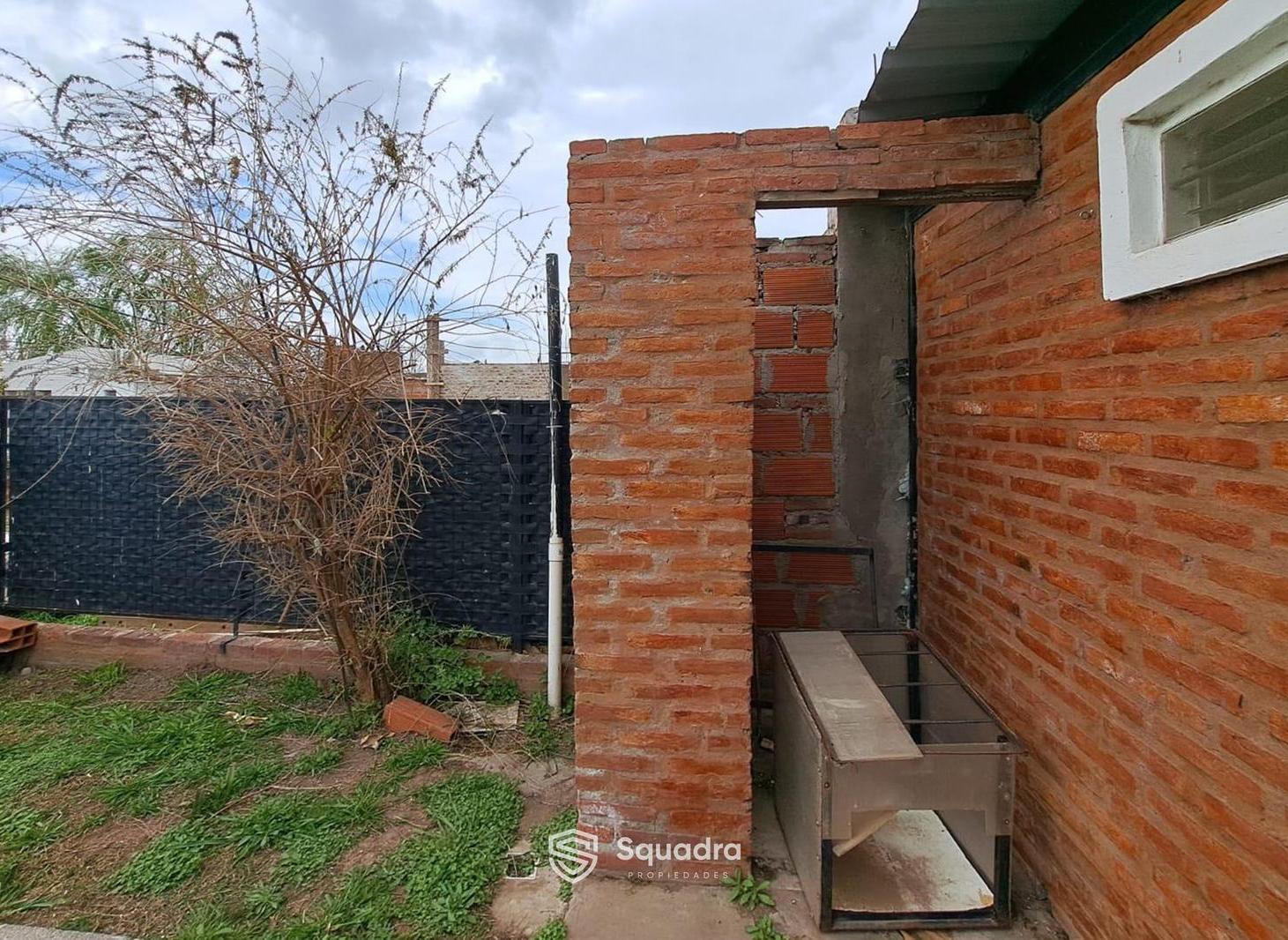 Foto de VENTA | PERMUTA - Casa de 1 dormitorio con cochera - Don Ferruccio, imagen 2