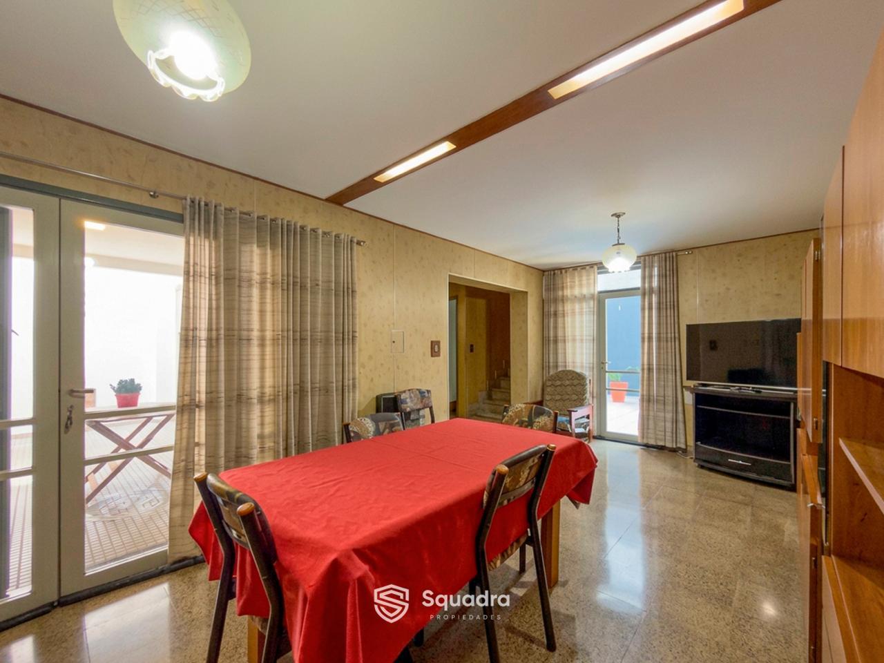 Foto de VENTA - Casa de Pasillo Única de 2 Dormitorios con Patios - Barrio, imagen 1