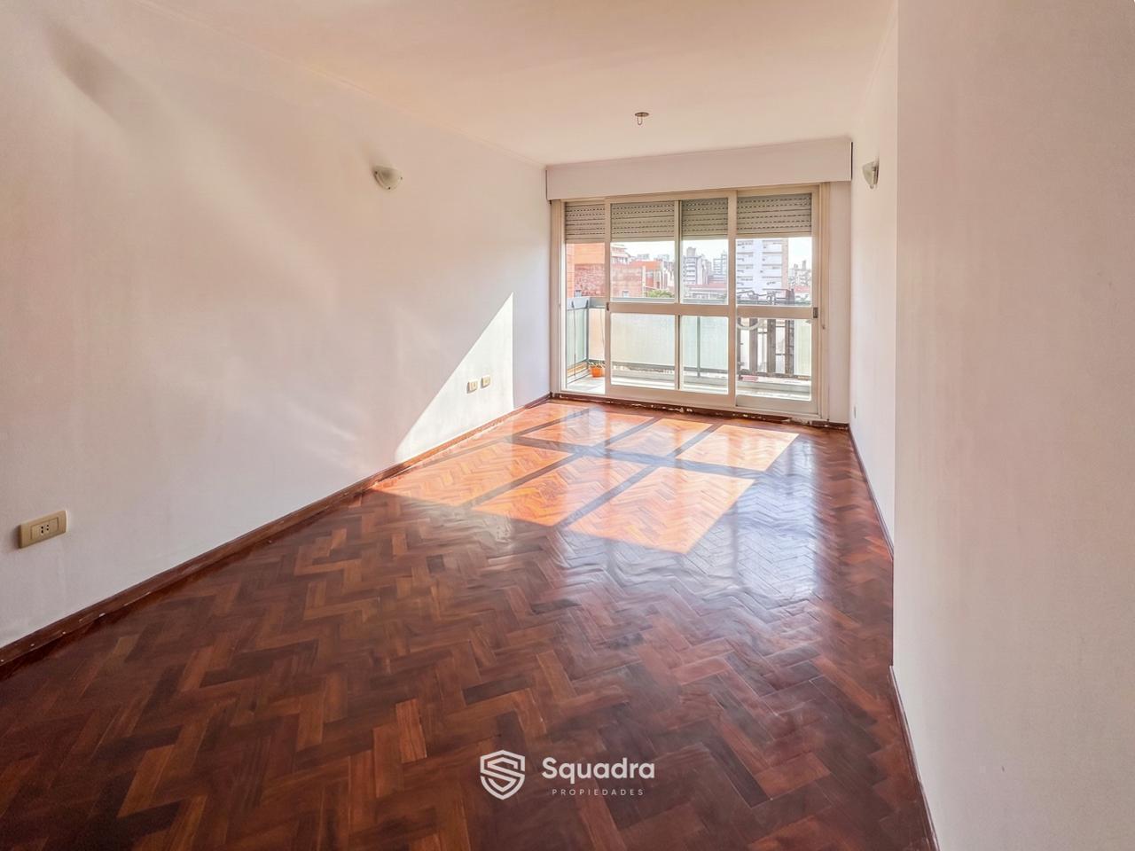 Foto de VENTA - Departamento de 2 dormitorios con cochera - Zona Centro/Río, imagen 3