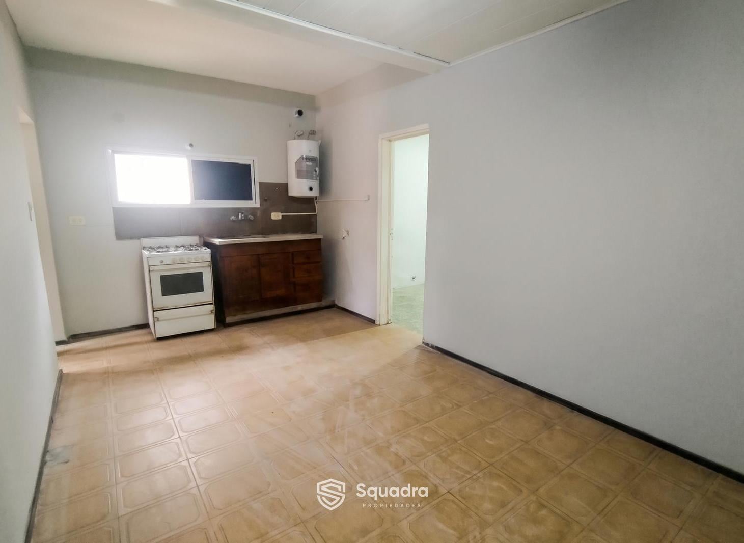 Foto de VENTA | PERMUTA - Dos casas con patio y cochera - Barrio Belgrano, imagen 2
