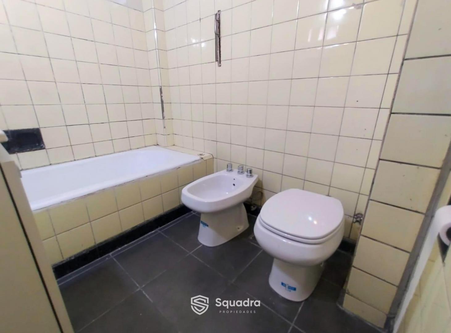 Foto de VENTA - Departamento de 2 dormitorios, con balcón al frente - Zona, imagen 5