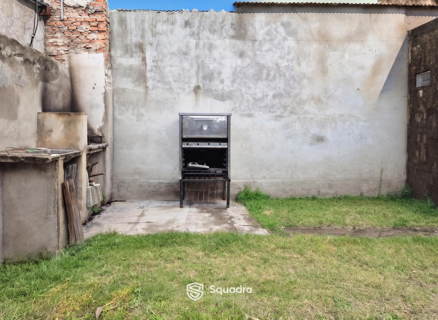 Foto de VENTA - Casa de 1 dormitorio con cochera descubierta y patio - Barrio, imagen 3