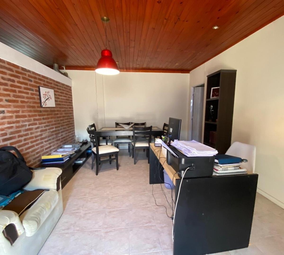 Amplia Casa Zona Ruta 11 y Av Alvear 2