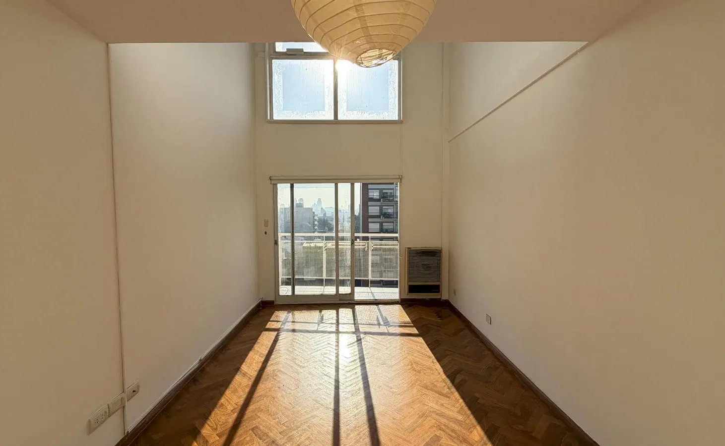 VENTA Departamento dúplex 2 ambientes c/ cochera | Coghlan 1
