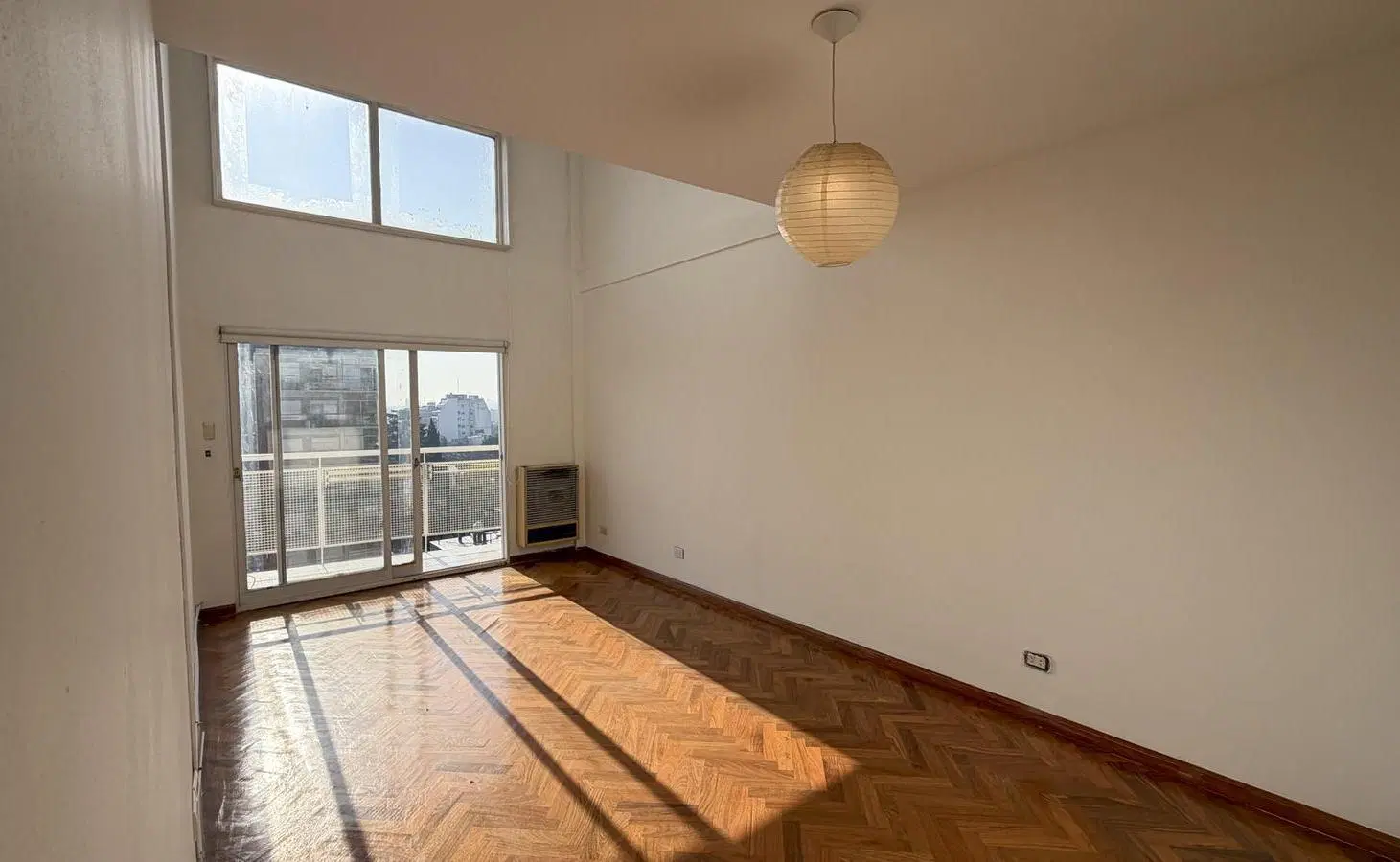 VENTA Departamento dúplex 2 ambientes c/ cochera | Coghlan 4