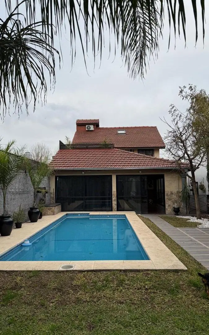 Increible Casa en Jose Clemente Paz con Pileta 3