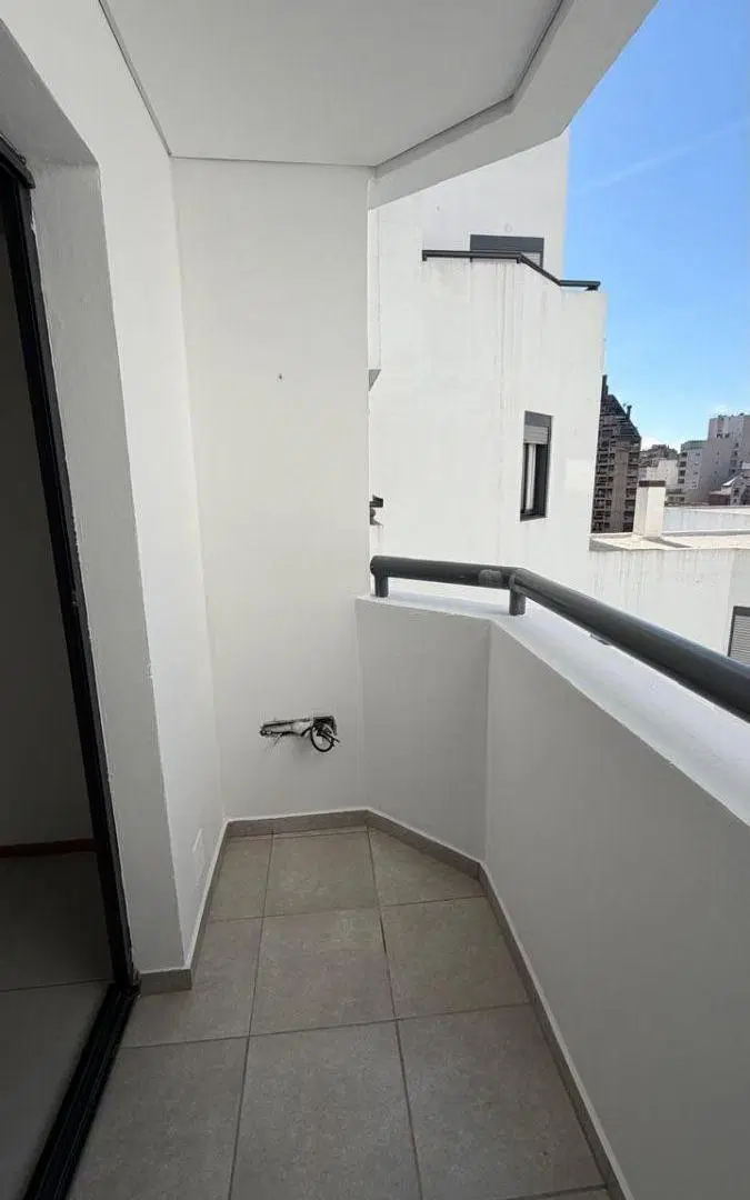 ALQUILO - NUEVA CORDOBA - BUENOS AIRES 891 - UN DOMITORIO CON BALCON 5