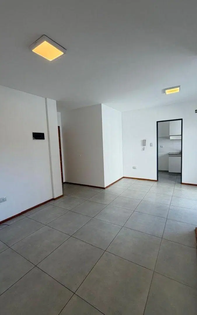 ALQUILO - NUEVA CORDOBA - BUENOS AIRES 891 - UN DOMITORIO CON BALCON 2
