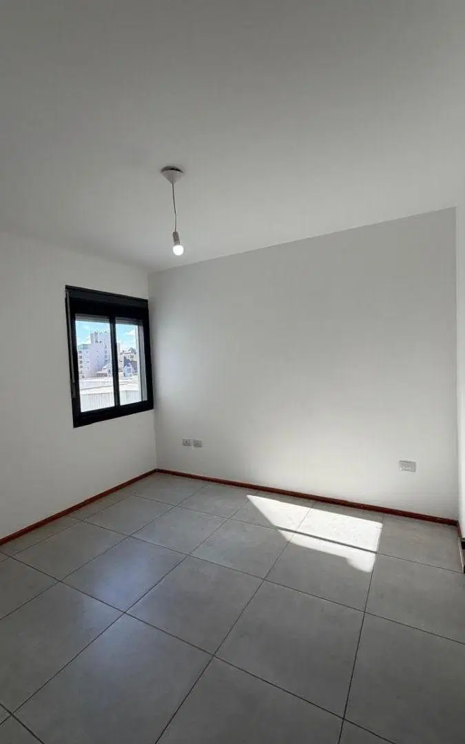 ALQUILO - NUEVA CORDOBA - BUENOS AIRES 891 - UN DOMITORIO CON BALCON 3