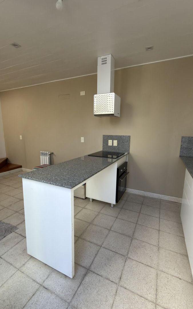 Foto de ALQUILO EXCLUSIVO DUPLEX EN HOUSING CERRADO EN VILLA ALLENDE, imagen 2