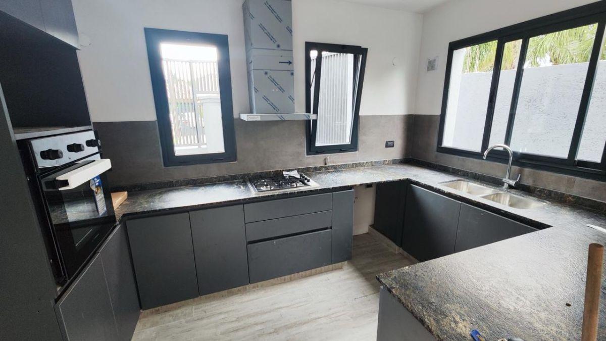 Foto de ALQUILER DUPLEX CATEGORIA - 3 DORMITORIOS - 3 BAÑOS - ARGUELLO, imagen 5