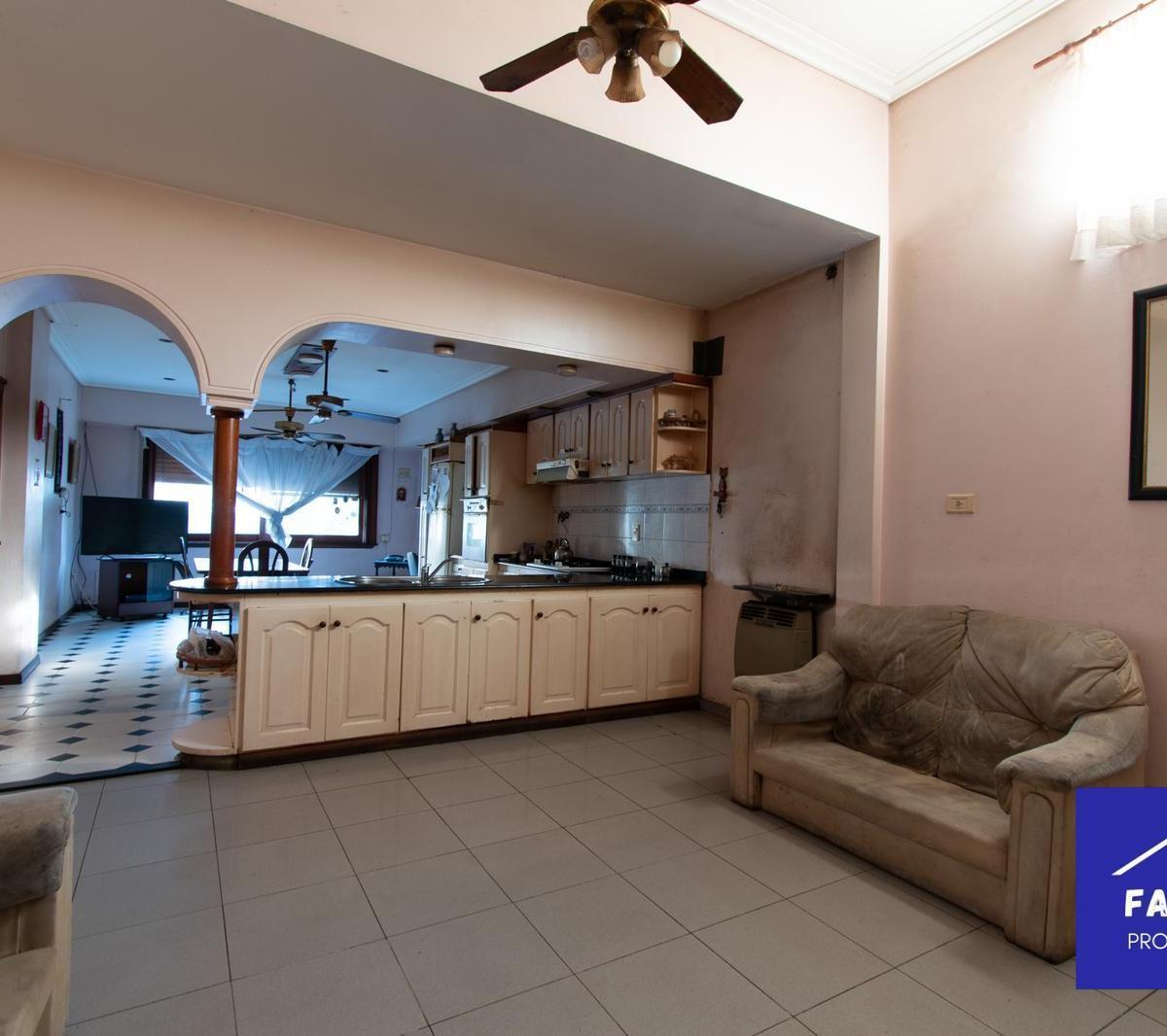 Casa con Pileta, Quincho y Garage. Lo Que Necesitas Para Disfrutar Todos Los Dias! 1