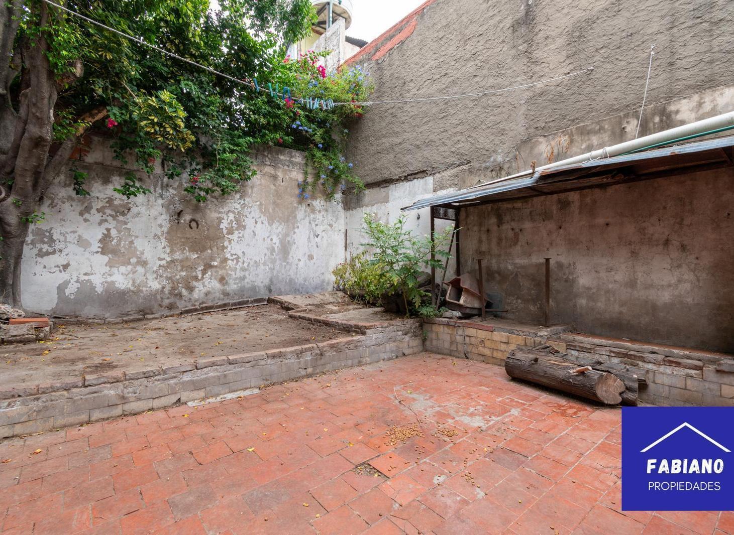 Foto de Casa para dos familias con patio y terraza, imagen 4
