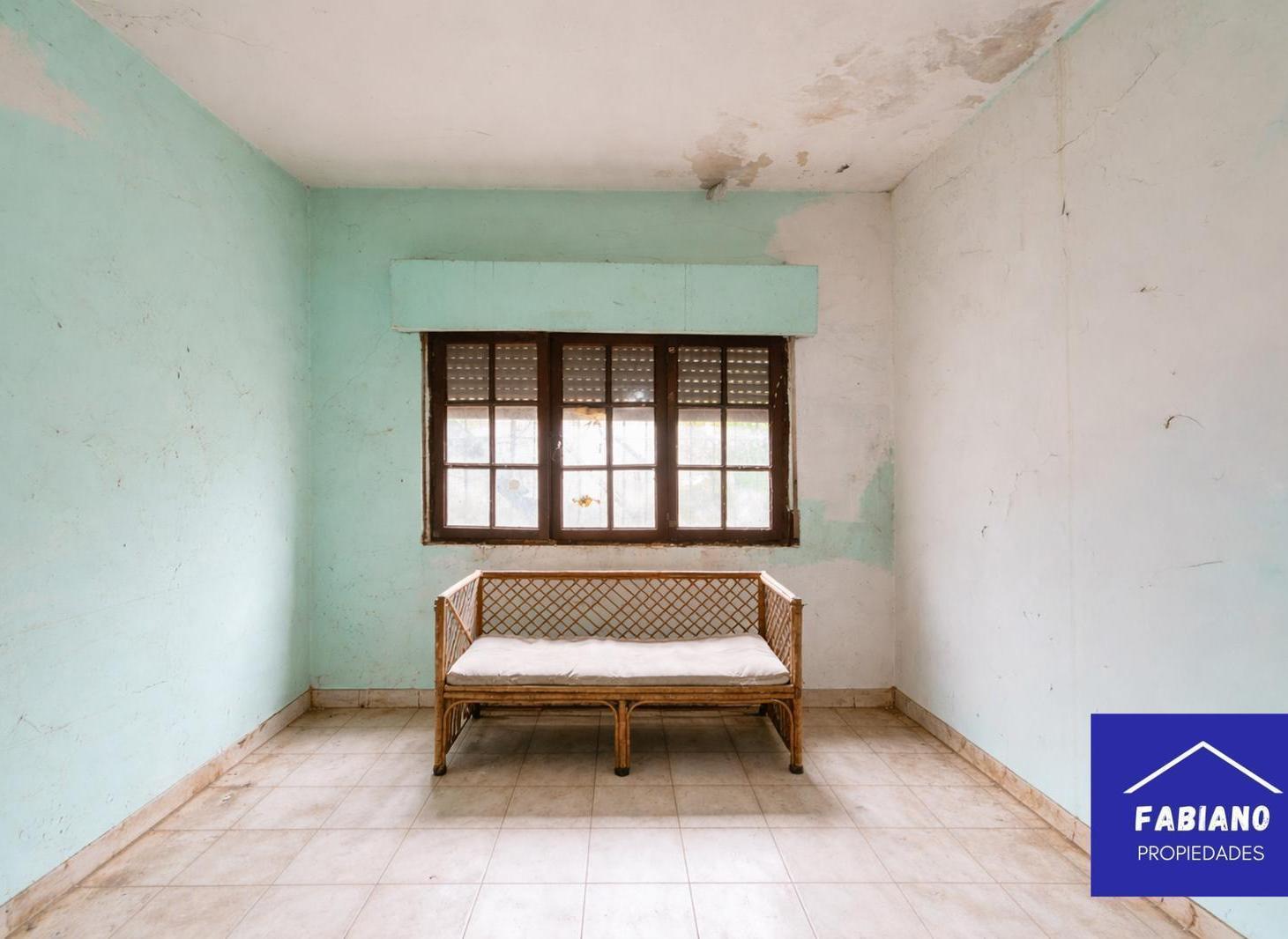 Casa para dos familias con patio y terraza