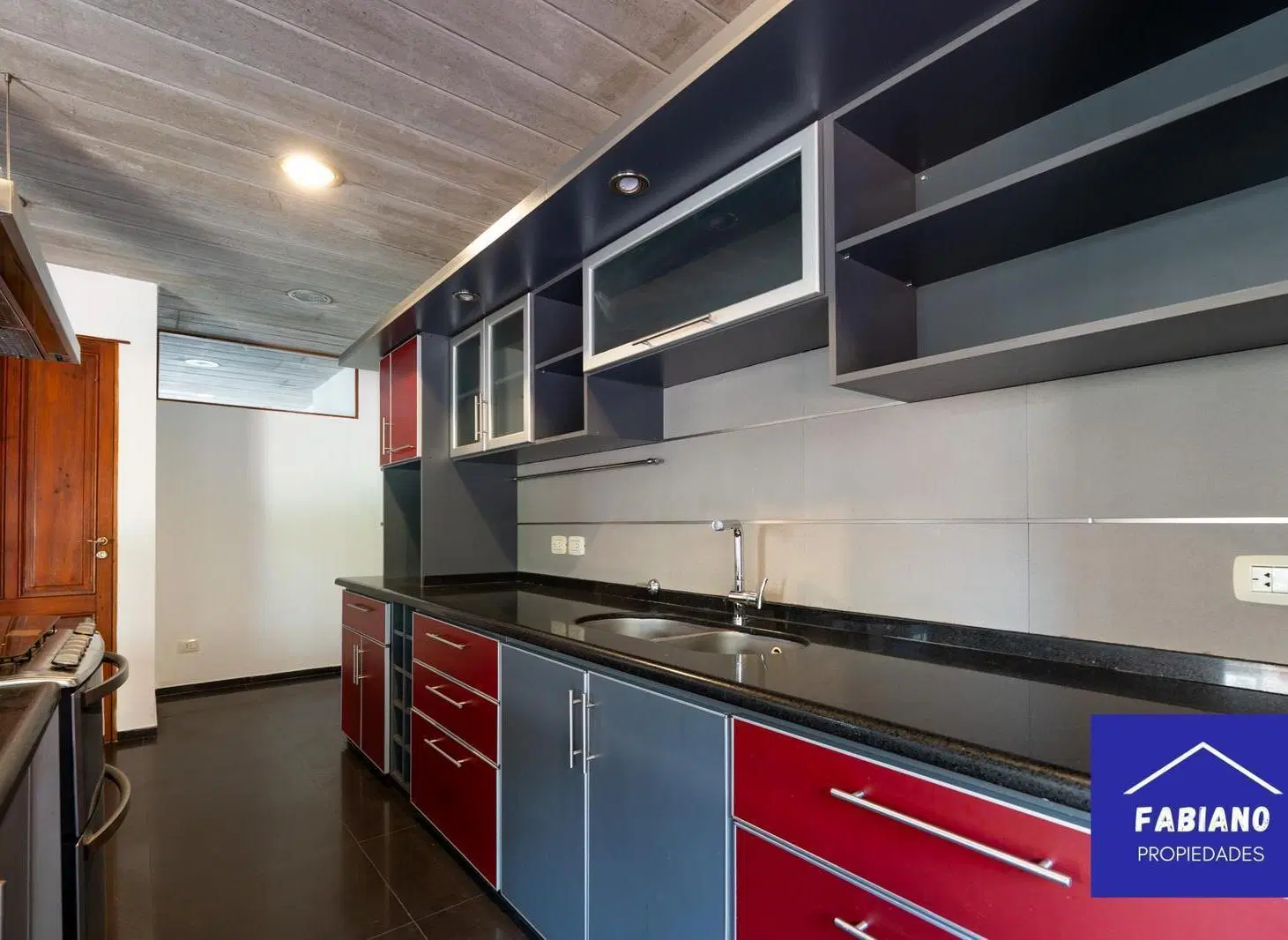 APTO CREDITO! CASA RECICLADA, LISTA PARA HABITAR! 1