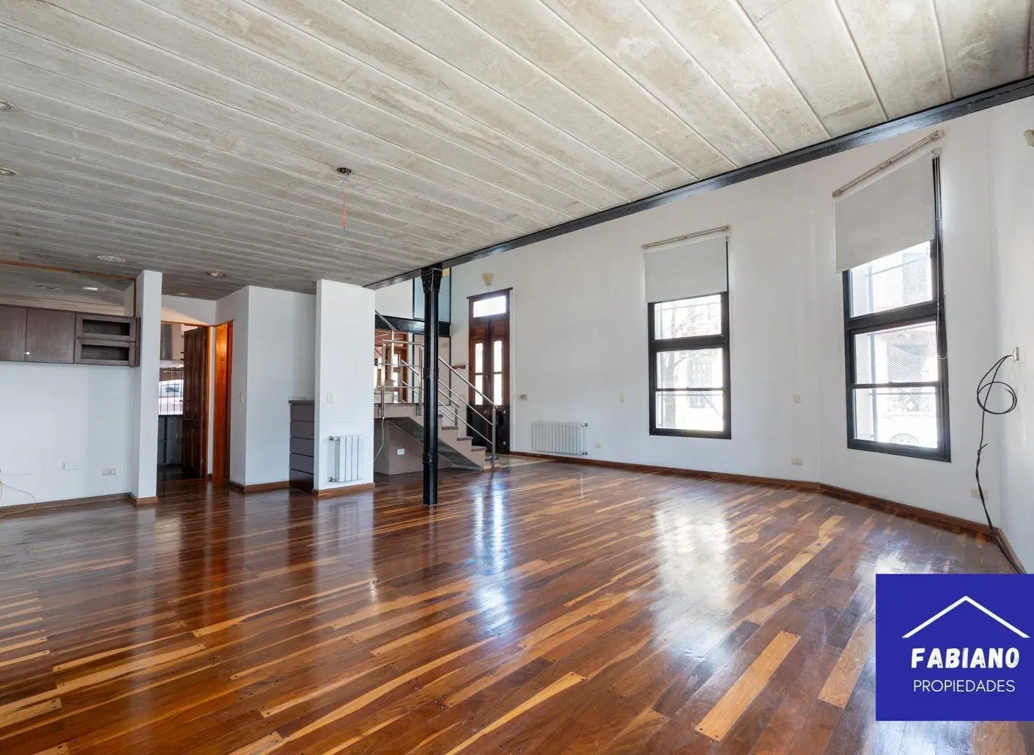 APTO CREDITO! CASA RECICLADA, LISTA PARA HABITAR! 3