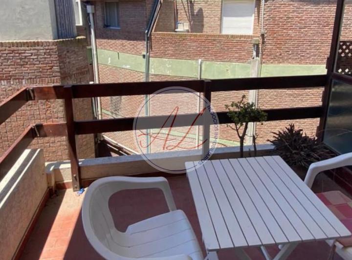 ALQUILER.- DEPARTAMENTO CON VISTA PARCIAL AL MAR