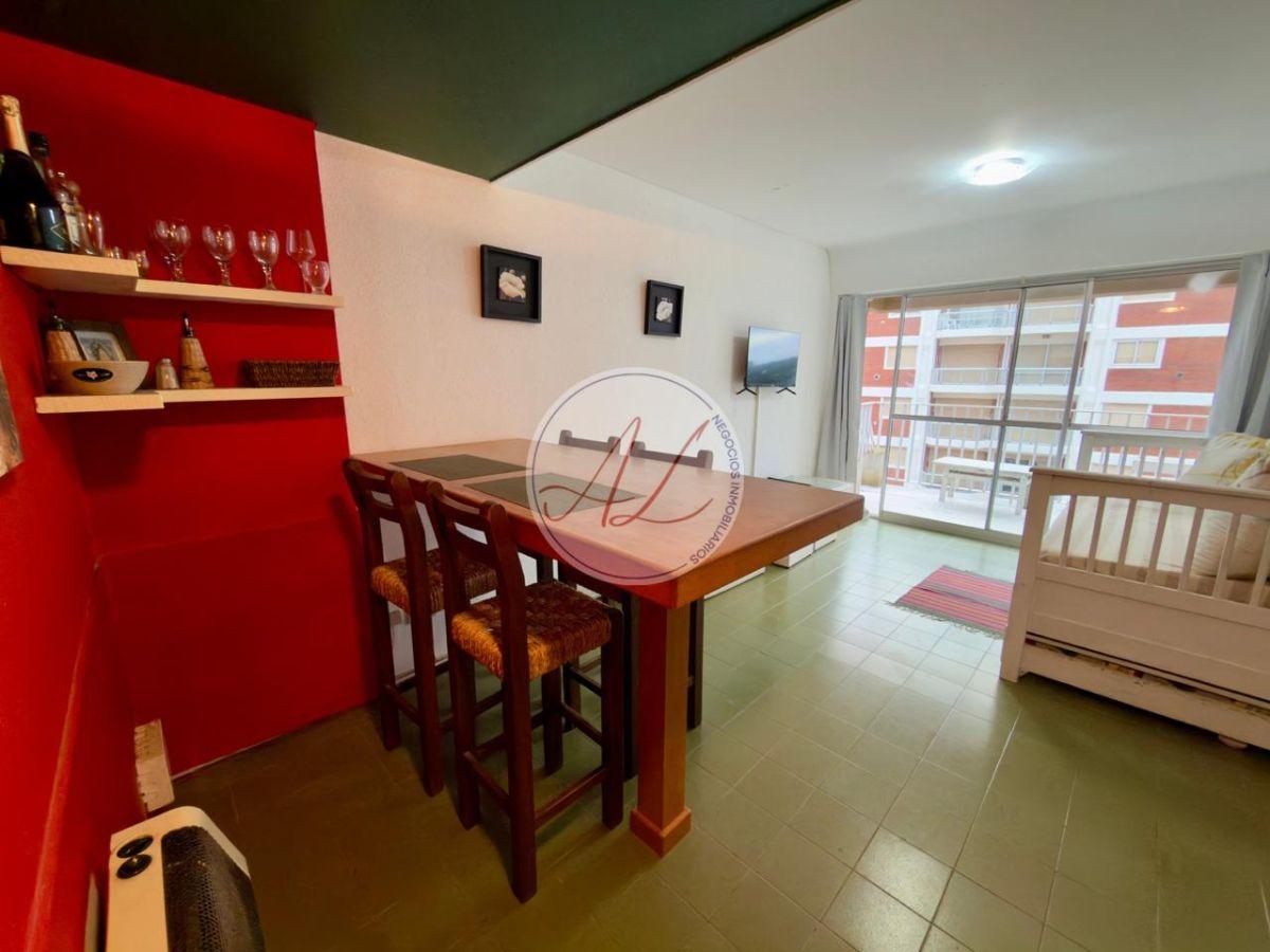 Foto de Departamento de 2 ambientes en pleno centro de Pinamar, imagen 5