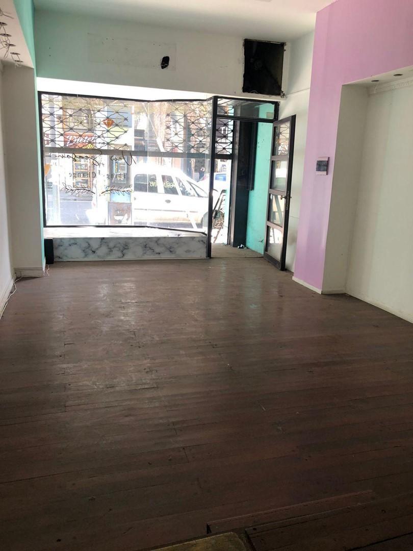 Foto de Local en Alquiler en Lomas de Zamora, G.B.A. Zona Sur, imagen 2