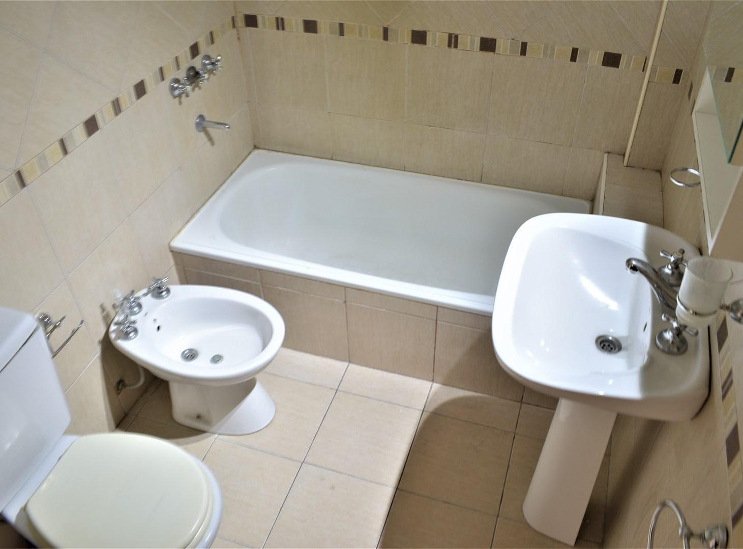 Foto de Departamento en Alquiler en Jose Mármol, Almirante Brown, G.B.A. Zona, imagen 4