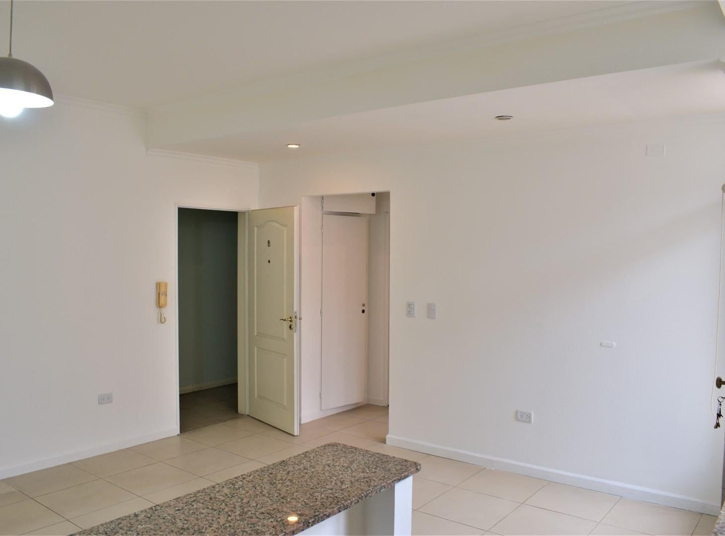 Foto de Departamento en Alquiler en Jose Mármol, Almirante Brown, G.B.A. Zona, imagen 3