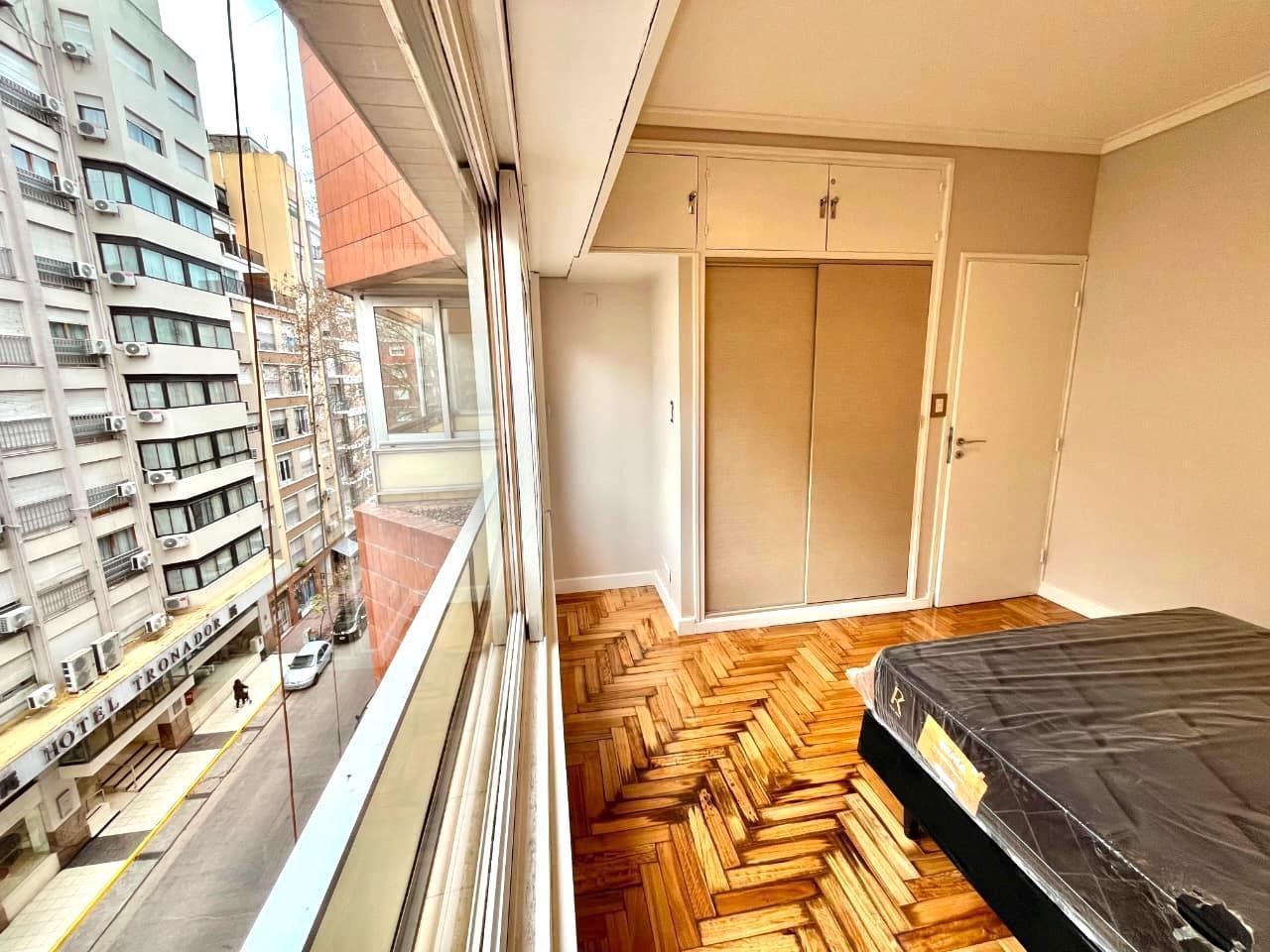Foto de Departamento en venta 2 ambientes externo centro Mar Del Plata, imagen 2