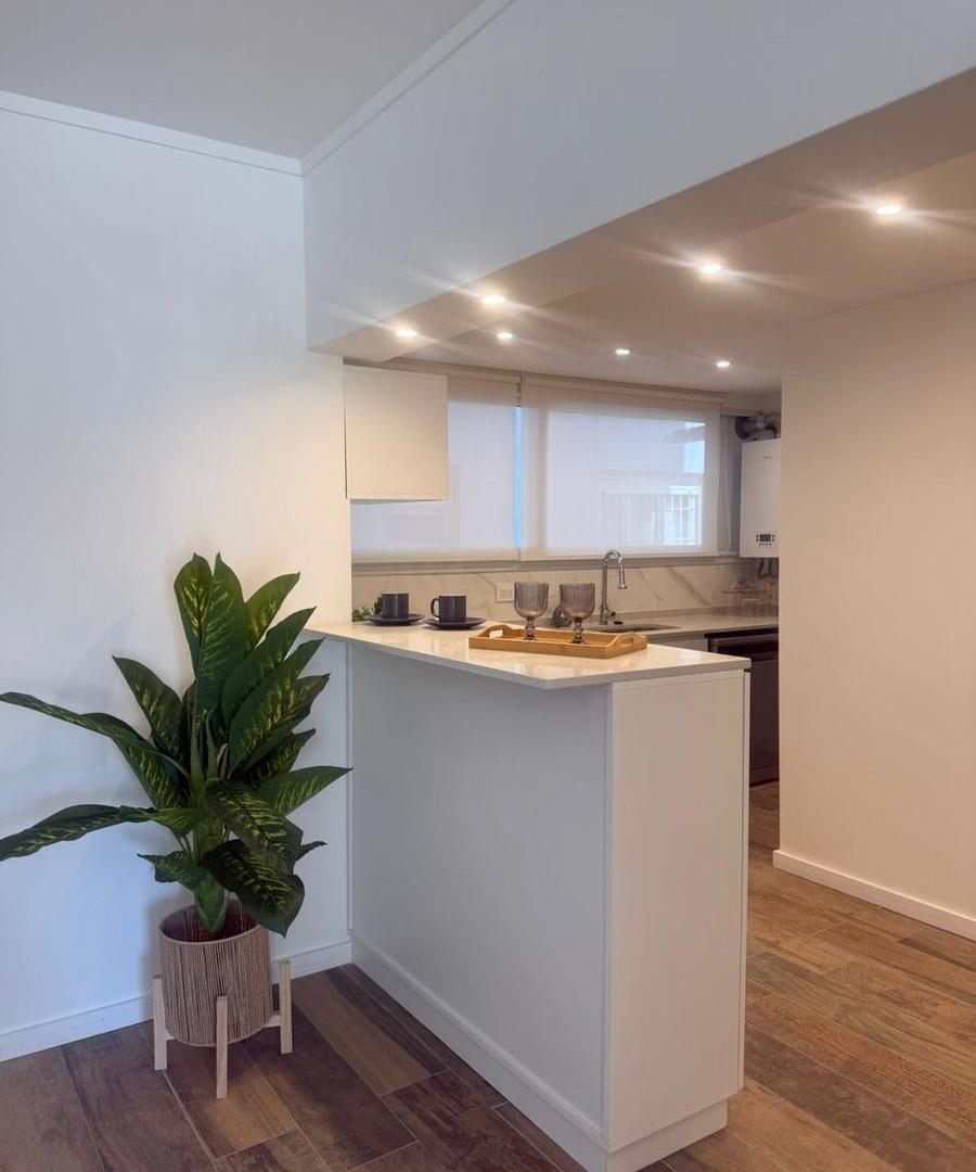 Foto de Departamento en venta 4 ambientes con cochera, Plaza Mitre, imagen 2