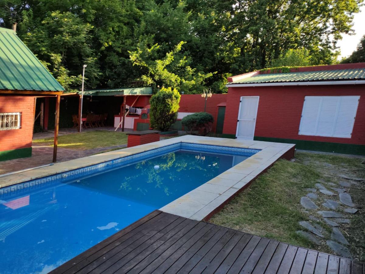 Casa Quinta de 3 Ambientes con Pileta en Lobos a Una Cuadra de La Laguna ¡¡Apto Credito!!
