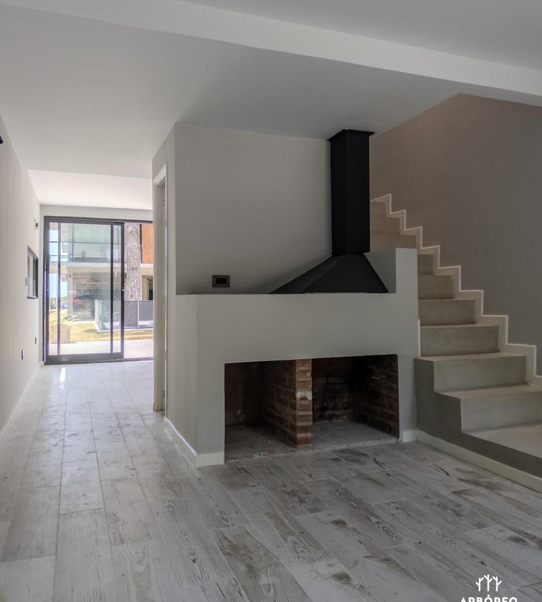 PH en Duplex de 3 Amb con Parrilla, Pileta y Cochera en Costa del Este 2