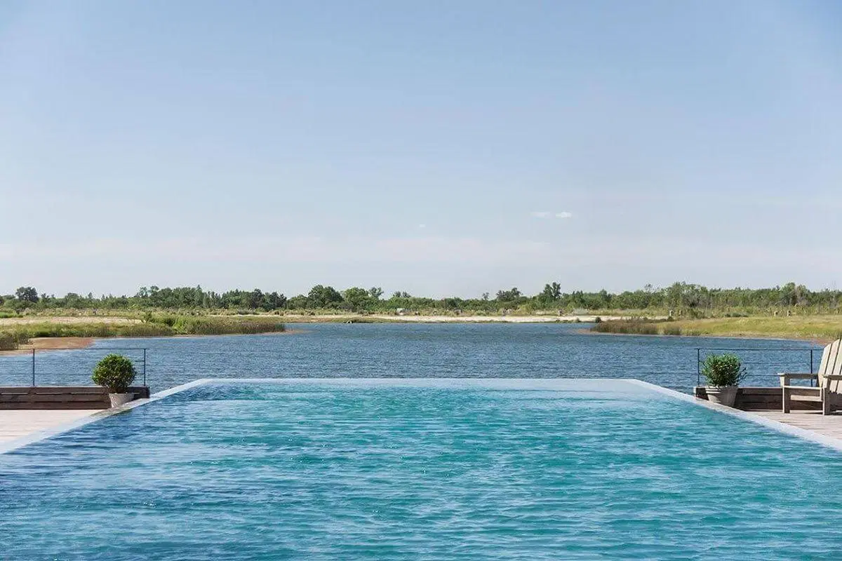 Exclusivo lote al agua con bajada propia para lancha en el barrio nautico El Naudir en Escobar 5