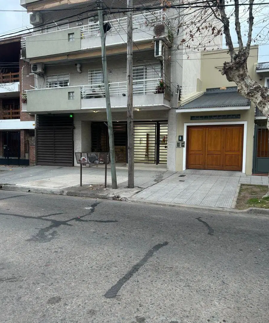 Departamento de 60 m² con 2 dormitorios en venta en Wilde 3