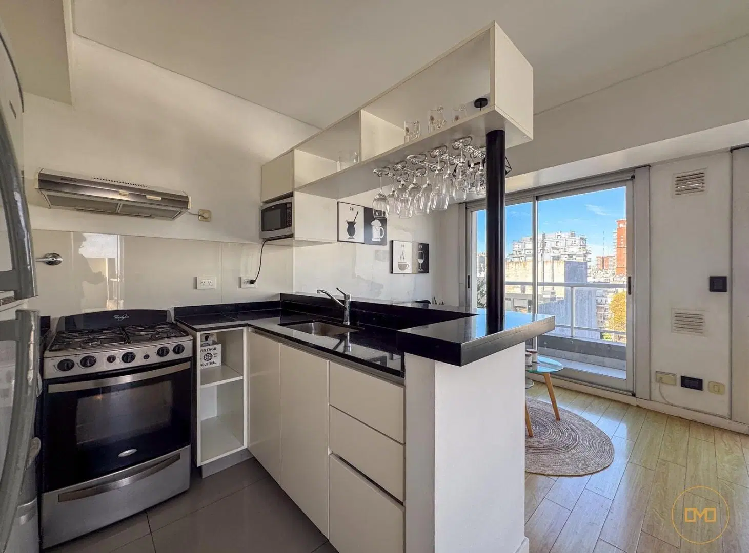 Duplex de categoria dos ambientes y estudio - gran patio y vista en piso alto en palermo 5