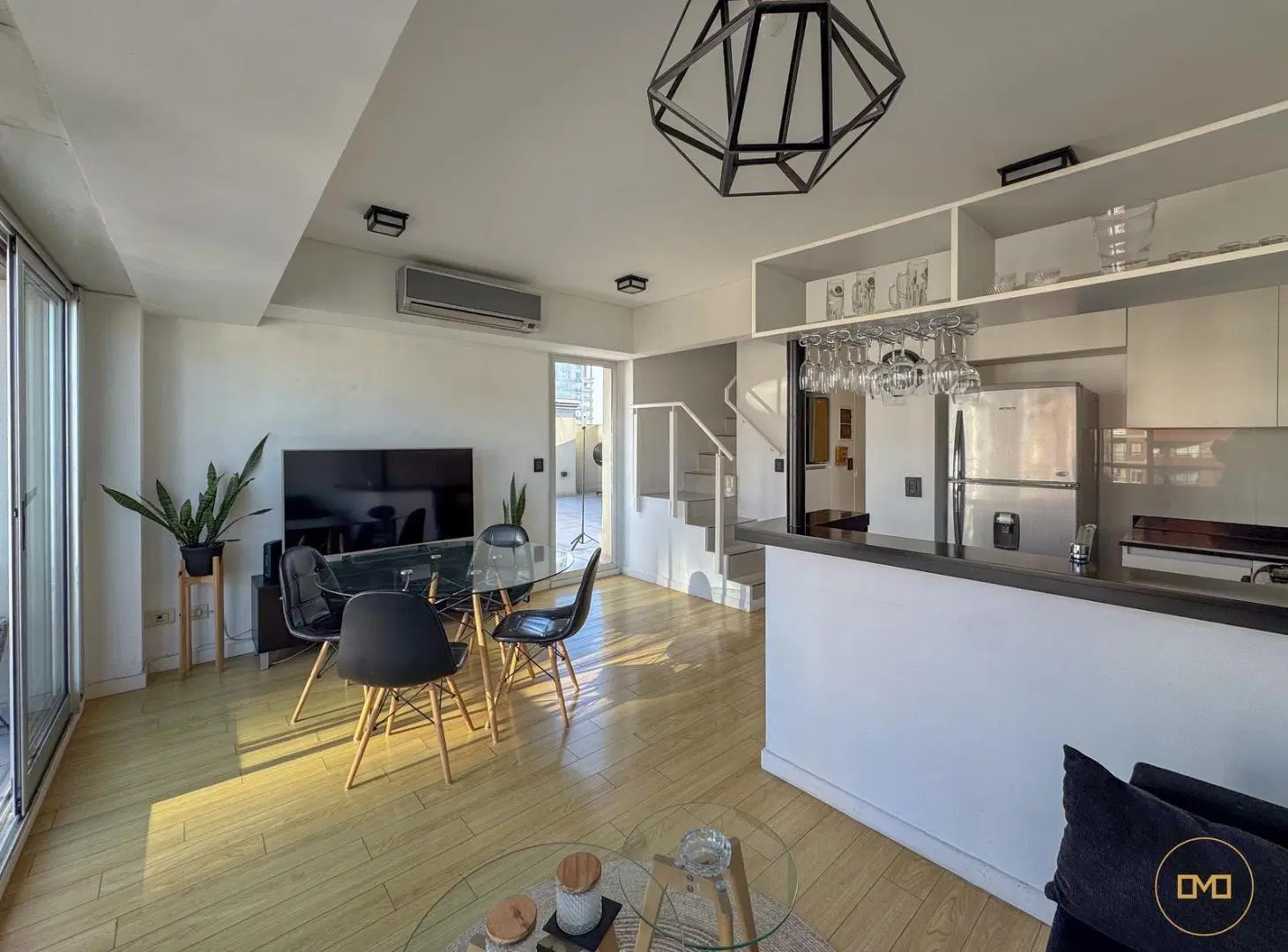 Duplex de categoria dos ambientes y estudio - gran patio y vista en piso alto en palermo 2