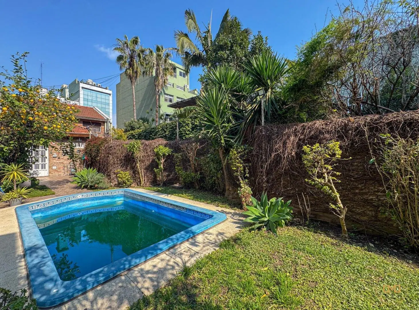 Duplex - 4 amb - Cochera - Jardin - Pileta 2