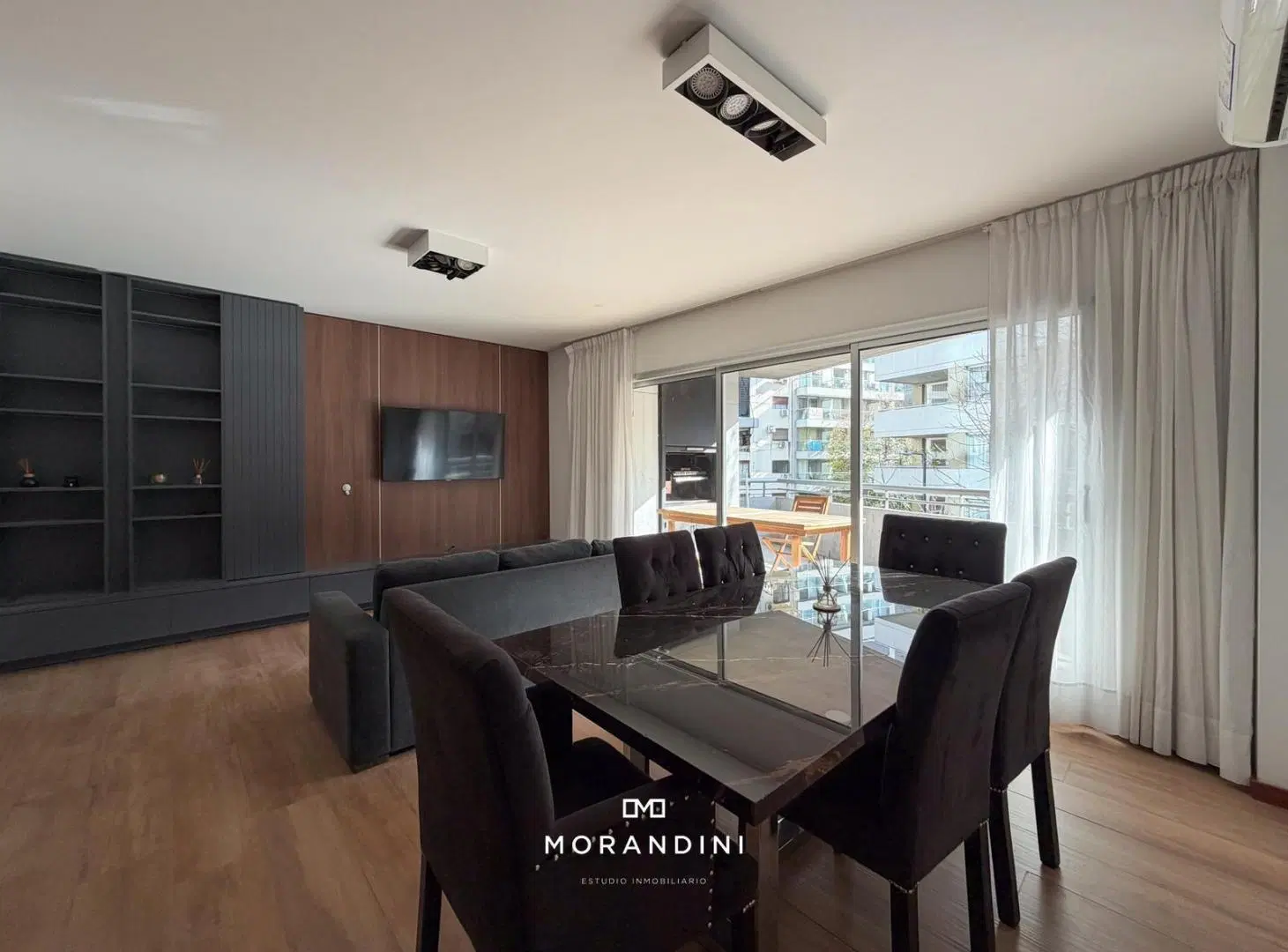 Piso de 4 ambientes con balcón terraza, parrilla y Cochera en Belgrano 3