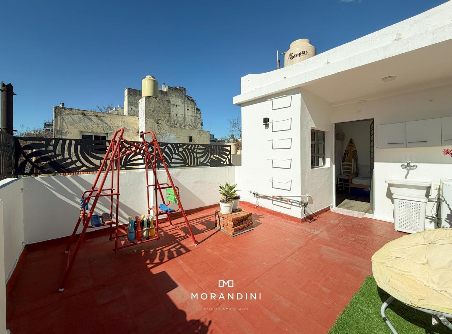 Foto de PH de tres plantas con terraza propia en Saavedra., imagen 2