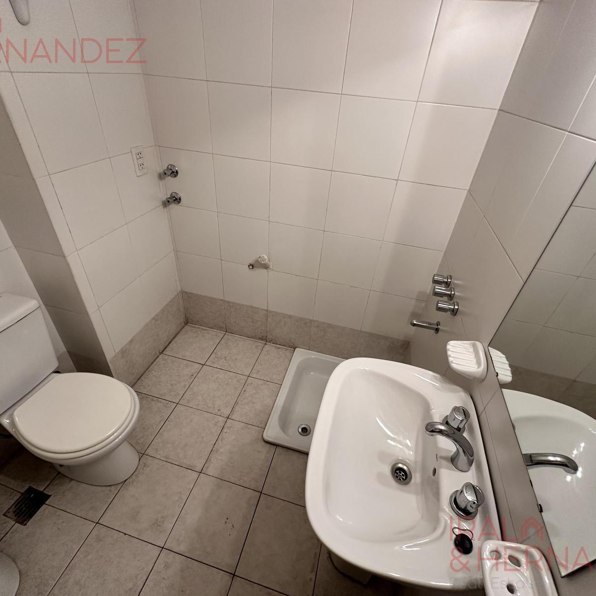 VENTA 2 AMBIENTES CENTRO DE MORON