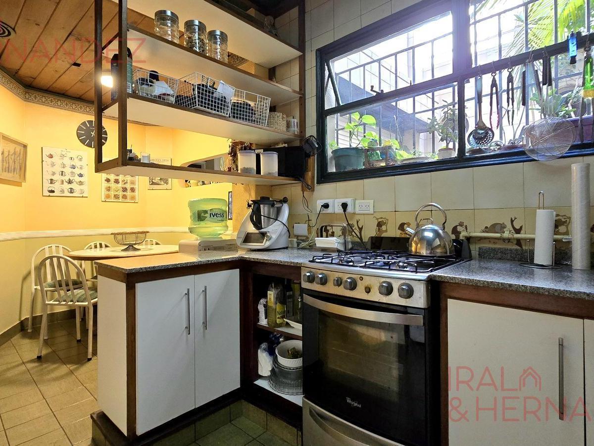 Casa en Venta con Jardín, Quincho y Terraza en Colegiales! 2