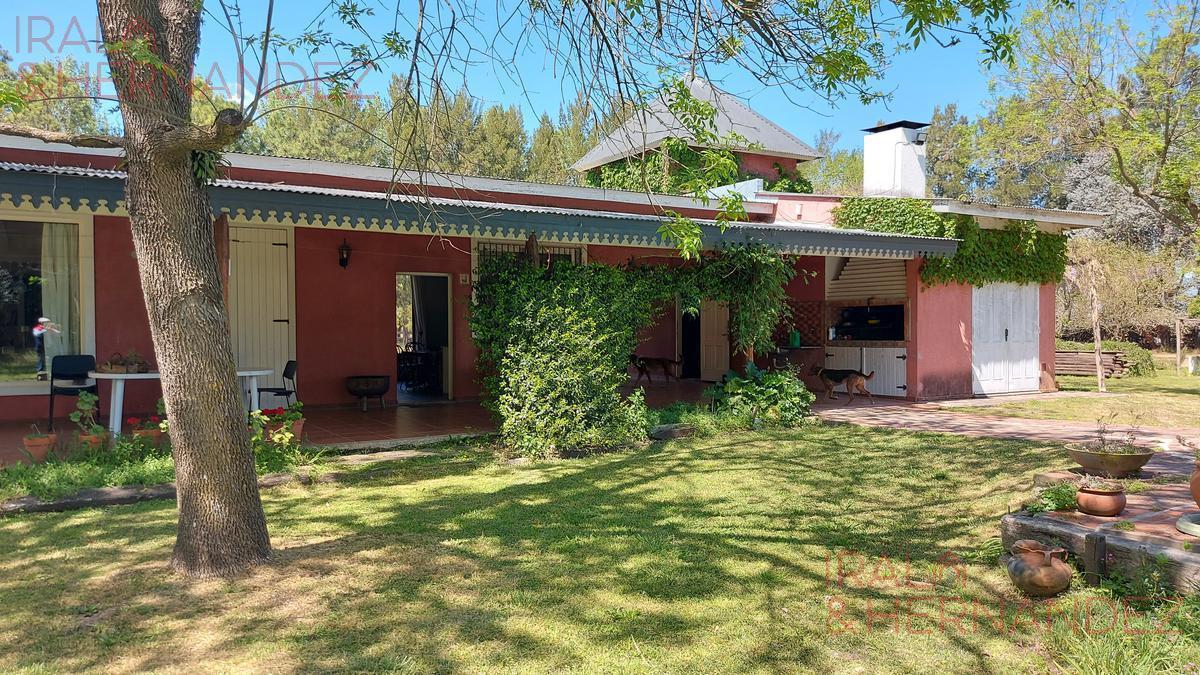 Venta Casa con pileta tipo Chacra en club de campo Haras el Malacate