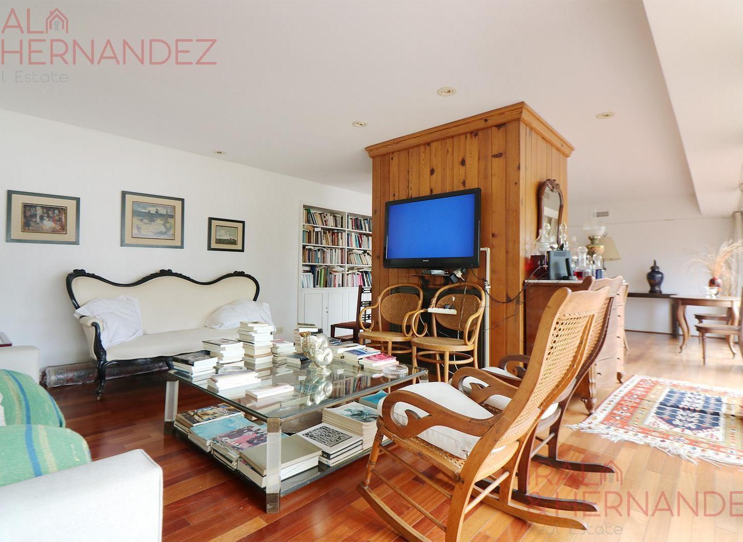Foto de VENTA Departamento 5 ambientes con Terraza Quincho y Cochera en La, imagen 3
