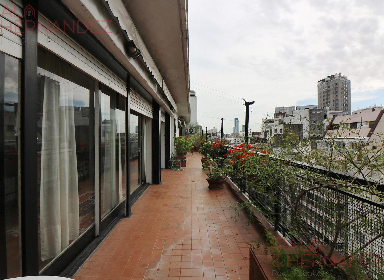 Foto de VENTA Departamento 5 ambientes con Terraza Quincho y Cochera en La, imagen 4