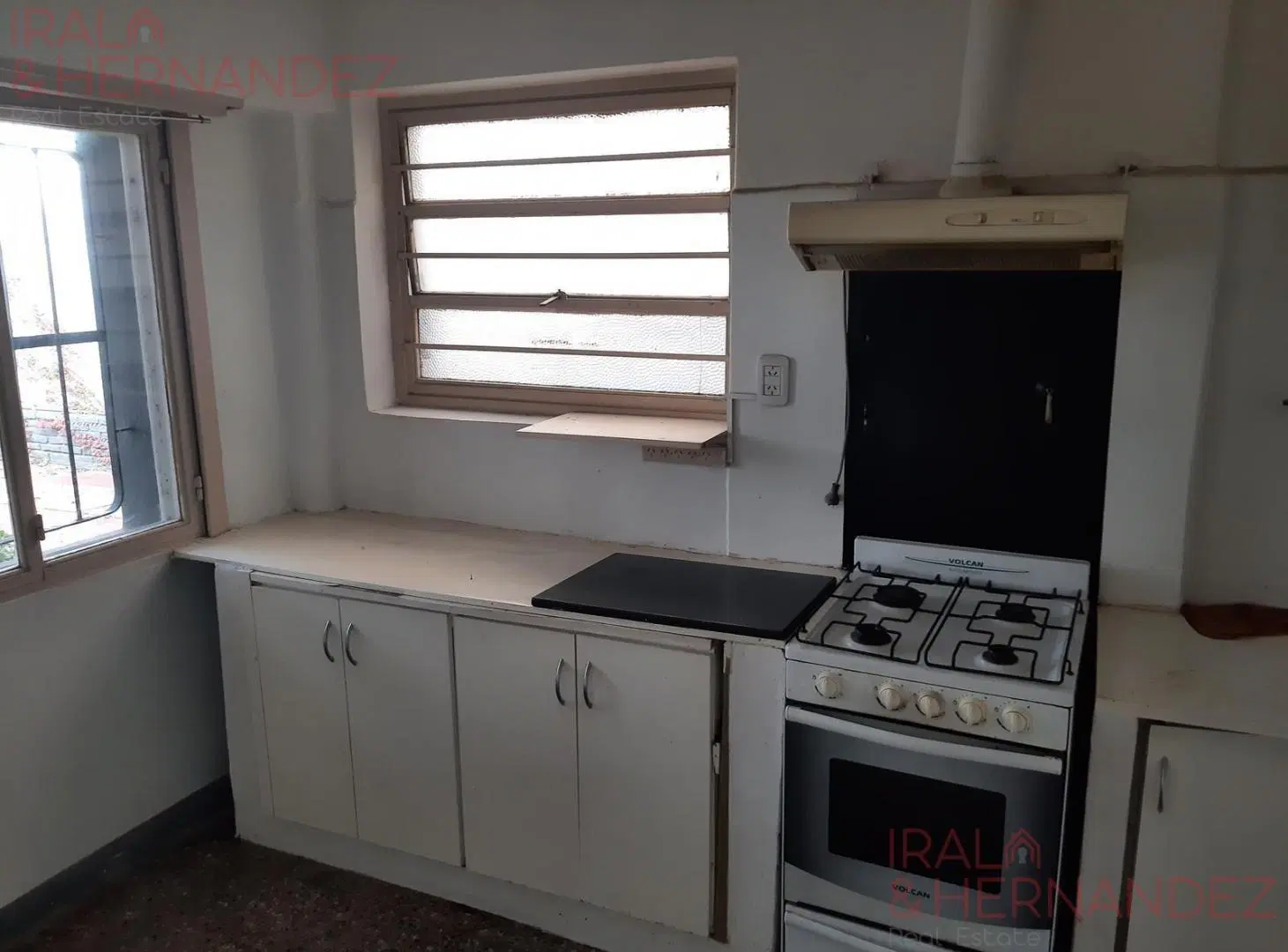 Casa con pileta y jardín en alquiler - Olivos 4