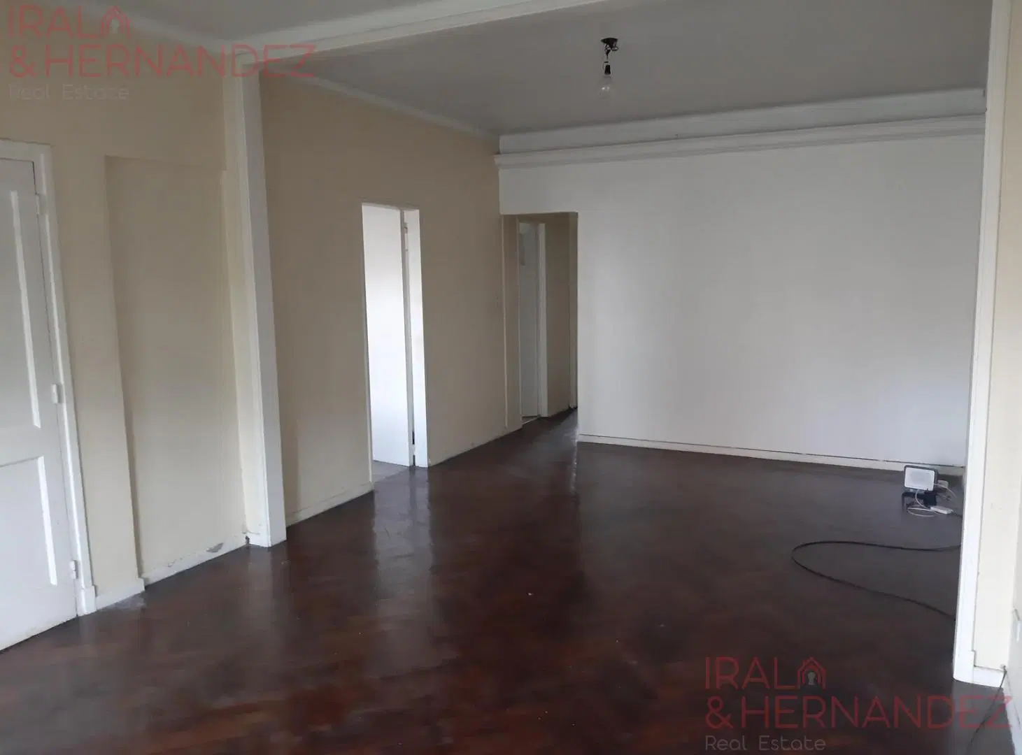 Casa con pileta y jardín en alquiler - Olivos 4
